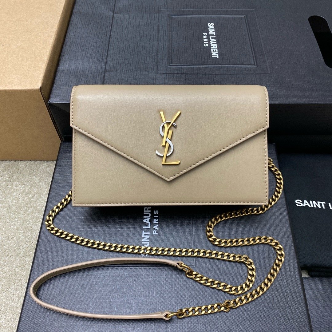 LE CASSANDRE Smooth Leather Envelope Chain Wallet Apricot Lambskin/Gold 743050-2