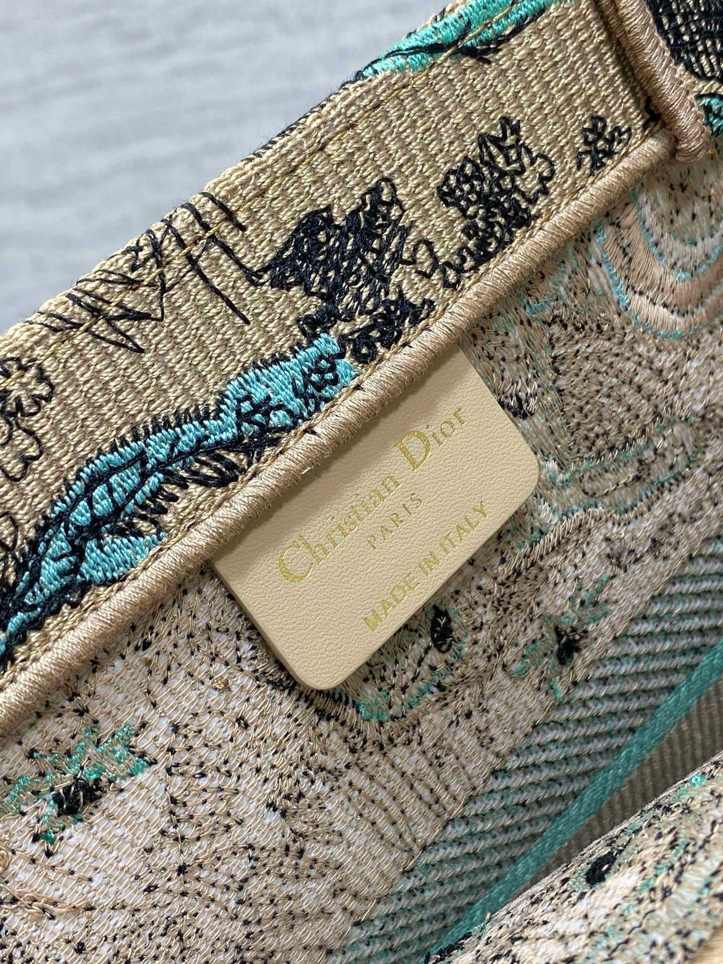 Tote tiger embroidery latest earth blue color