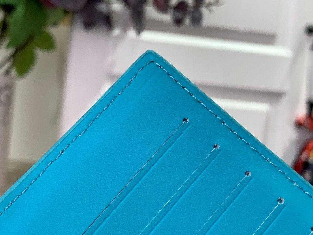 LV [brazza suit clip wallet] light blue (embossed)