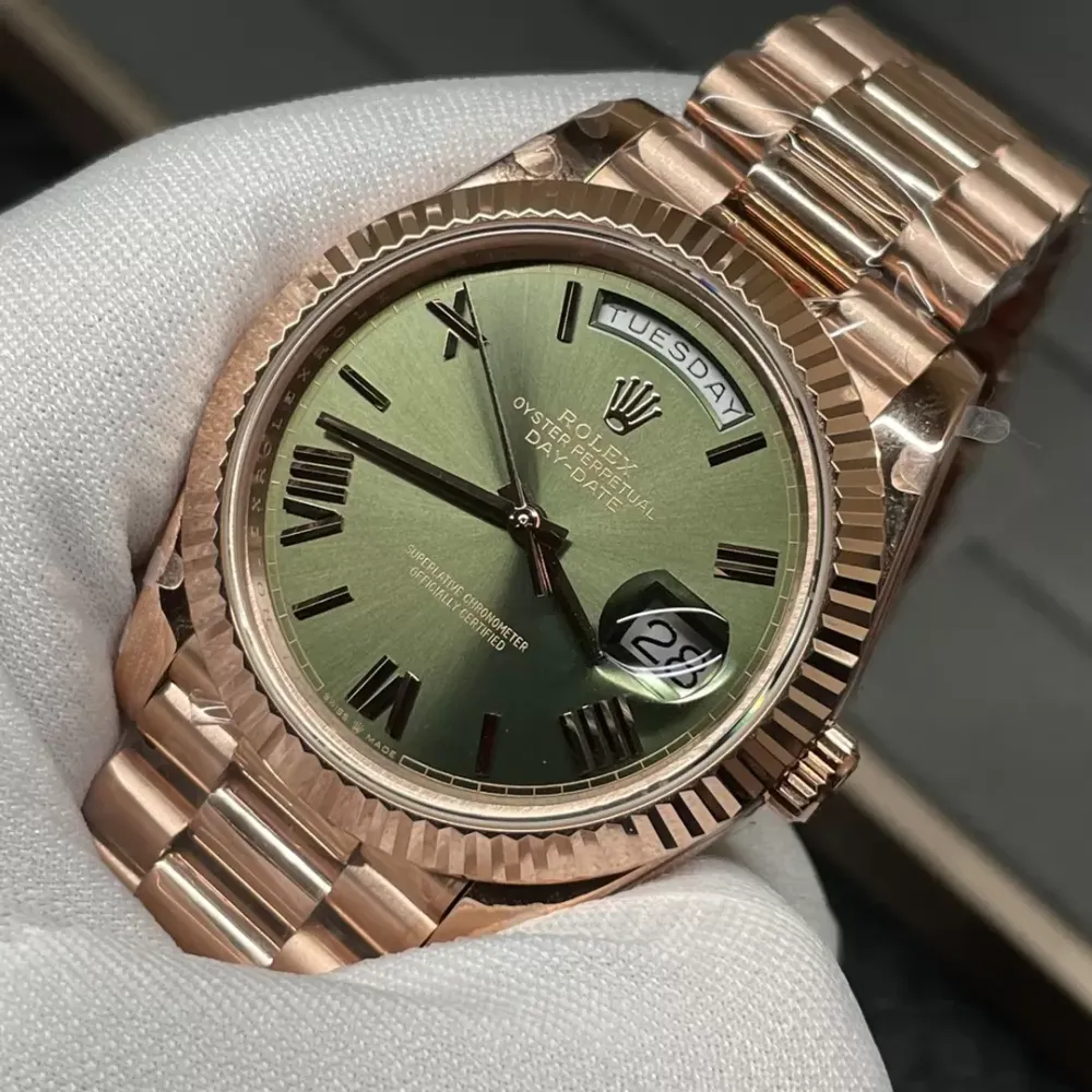 Rolex Day-Date 228235 Rose Gold Green Roman Dial President Bracelet Swiss 3255 Movement