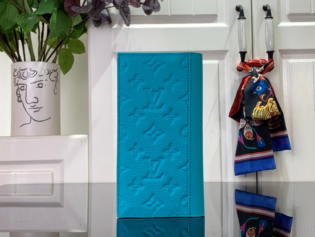 LV [brazza suit clip wallet] light blue (embossed)