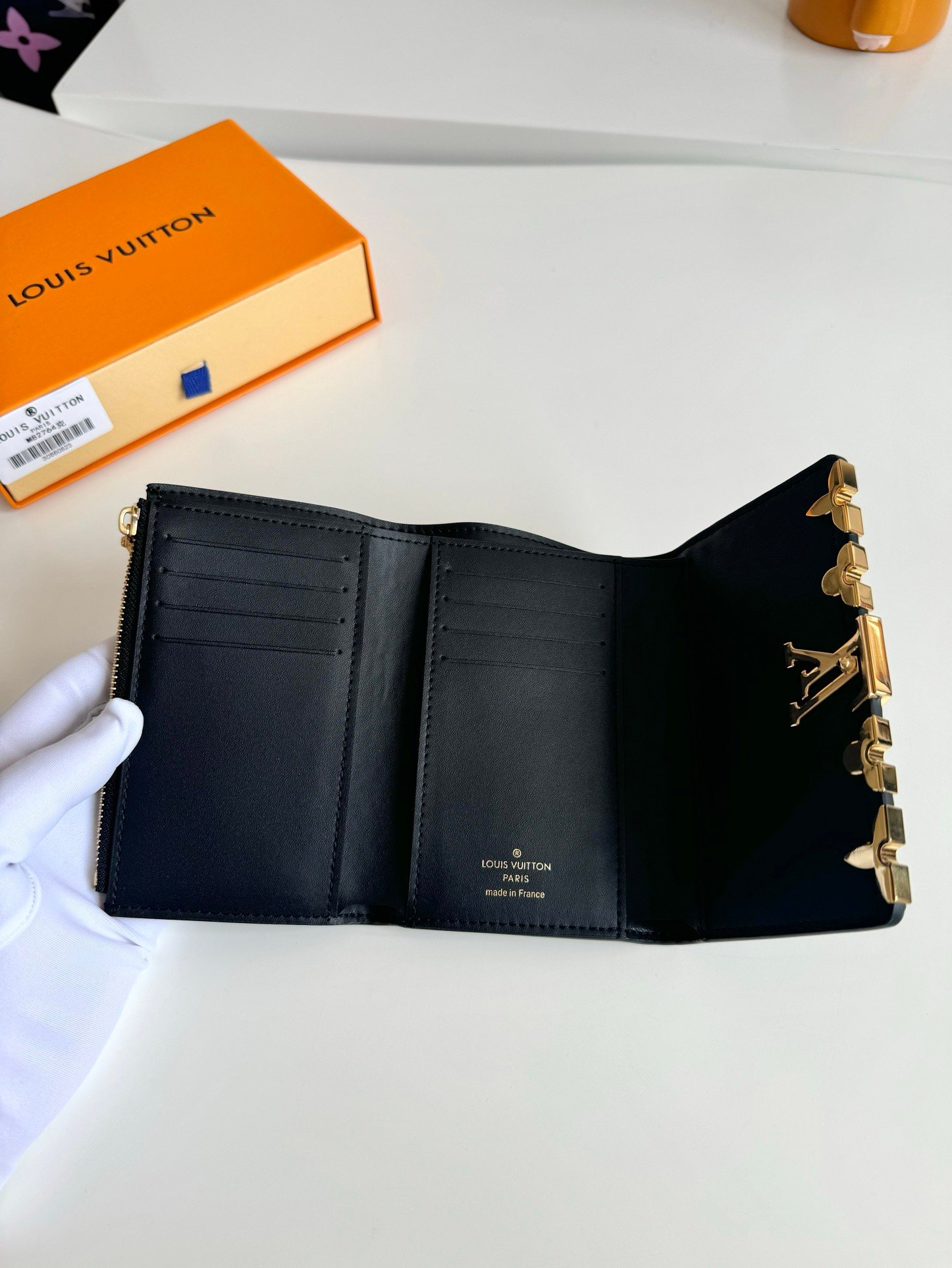 LV portefeuille capsine compact black wallet wallet card holder