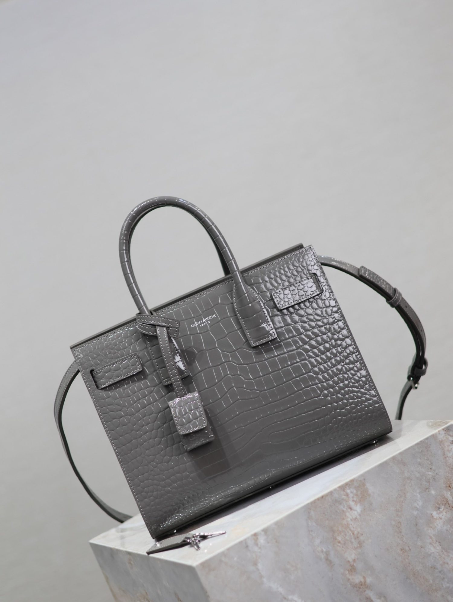 SAC DE JOUR Classic Accordion Bag Grey