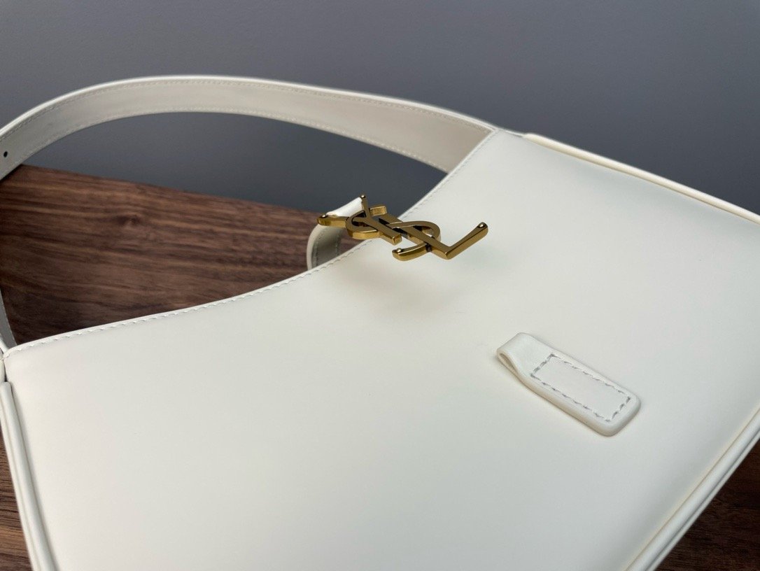 【𝑳𝑬 𝟓 𝑨 𝟕】𝙍𝙤𝙨𝙚 same style smooth plain leather 𝙃𝙊𝘽𝙊 handbag Plain leather Tabby Gold/Cream White 𝟔𝟓𝟕𝟐𝟐𝟖