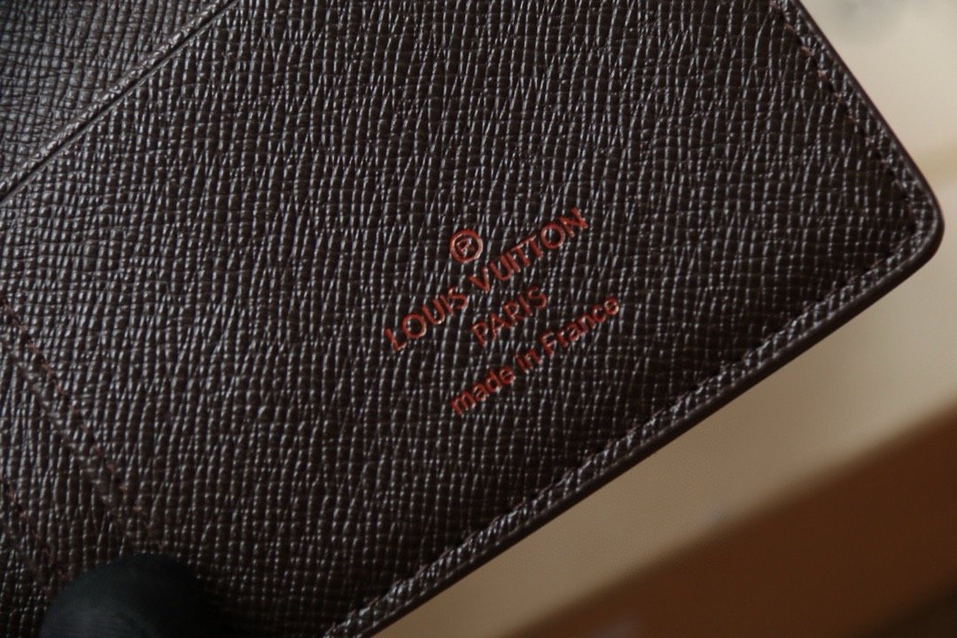 LV brazza wallet card holder