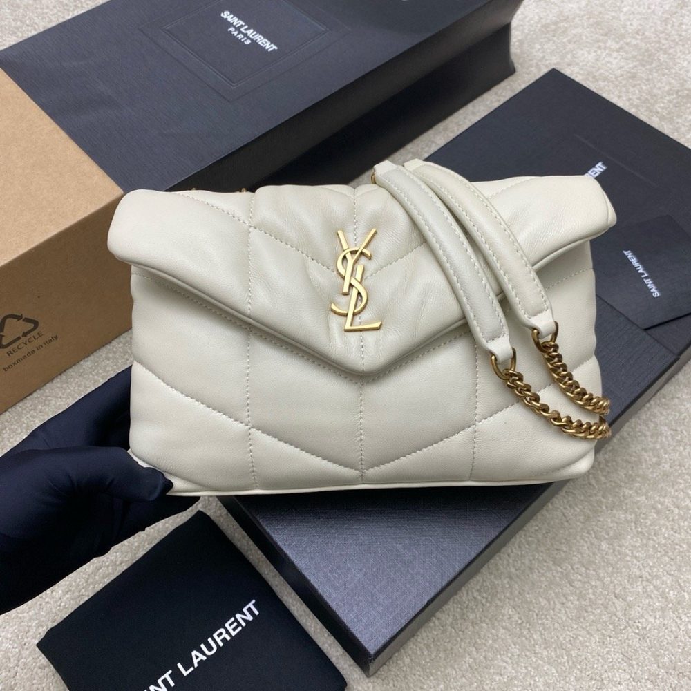 𝙇𝙤𝙪𝙇𝙤𝙪 𝙥𝙪𝙛𝙛𝙚𝙧～LOULOU PUFFER New Mini Double Chain Quilted Lambskin Bag Milk White Lambskin/Antique Gold 759337