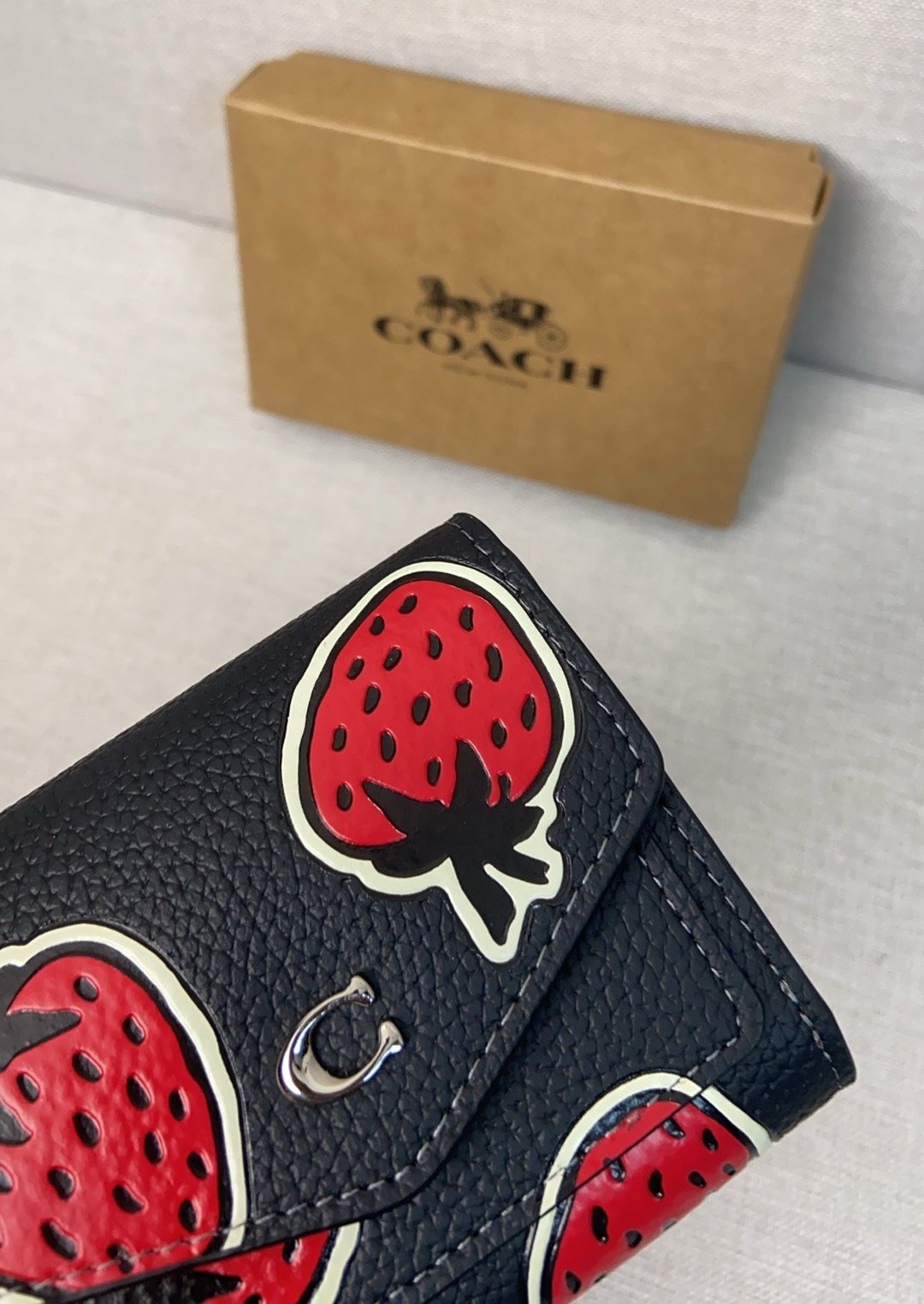Strawberry pattern wallet