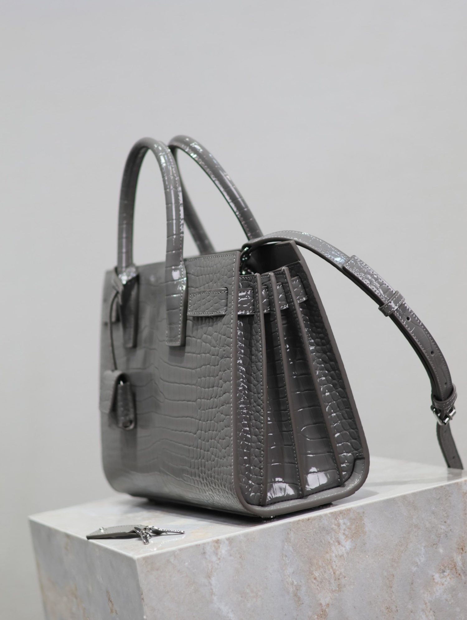 SAC DE JOUR Classic Accordion Bag Grey