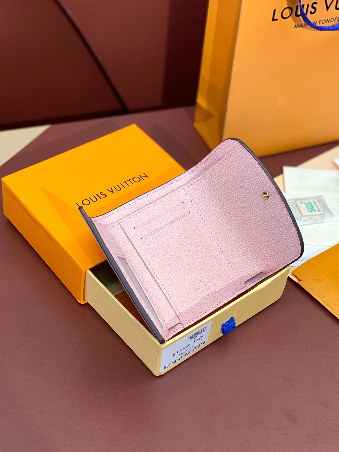 LV Pink! Short! Wallet Wallet made of soft monogramempreinte leather