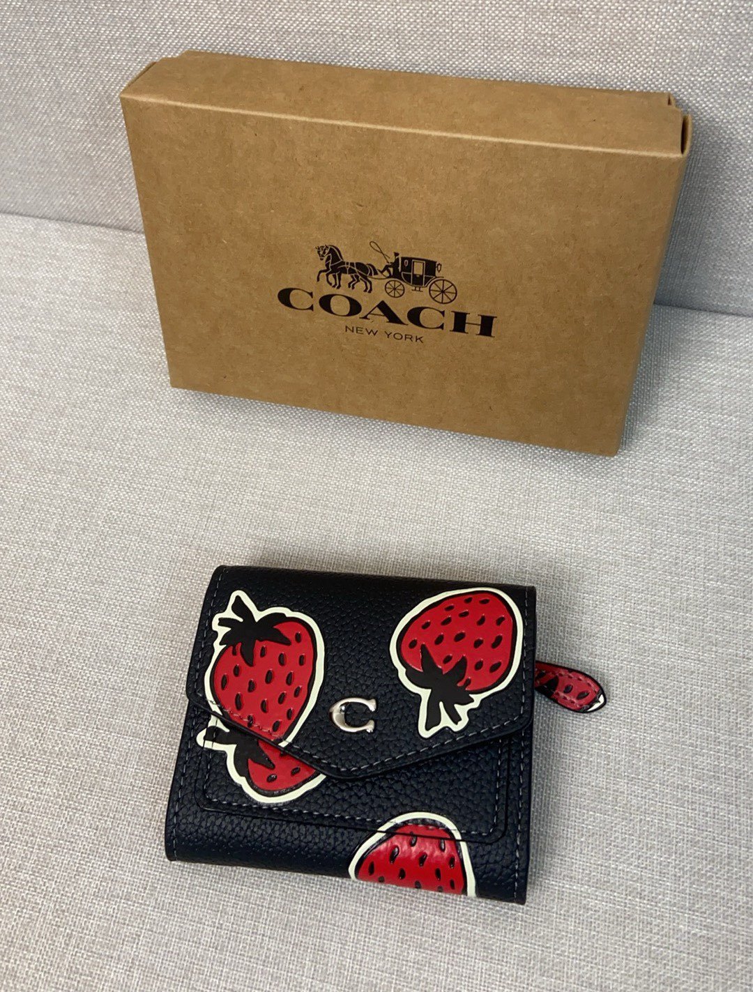 Strawberry pattern wallet