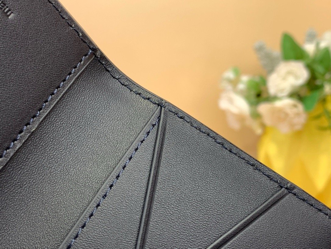 LV aerogram leather grainy mocha wallet