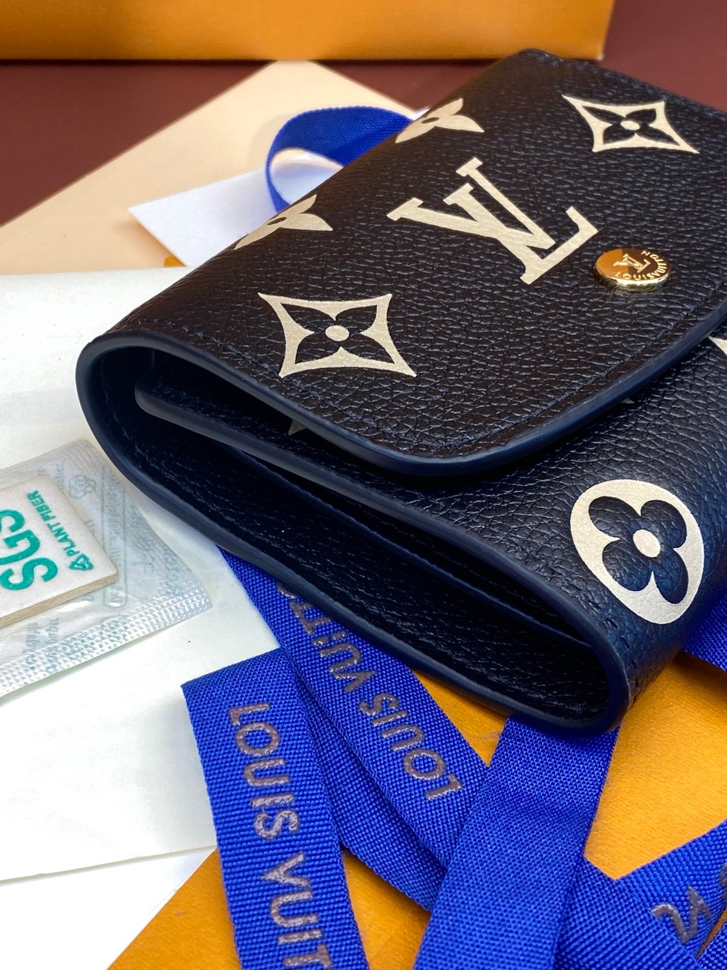 LV Black! Short! Wallet Wallet made of soft monogramempreinte leather