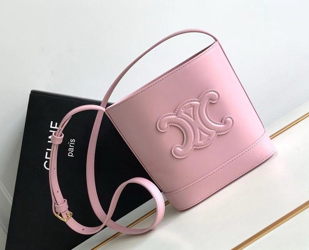 CEL1N_E CUIR TRIOMPHE MINI BUCKET BAG IN SMOOTH CALFSKIN PINK 19.5 X 16 X 7 cm