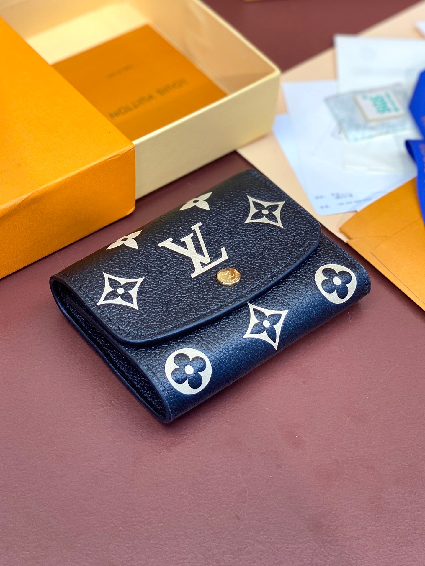 LV Black! Short! Wallet Wallet made of soft monogramempreinte leather