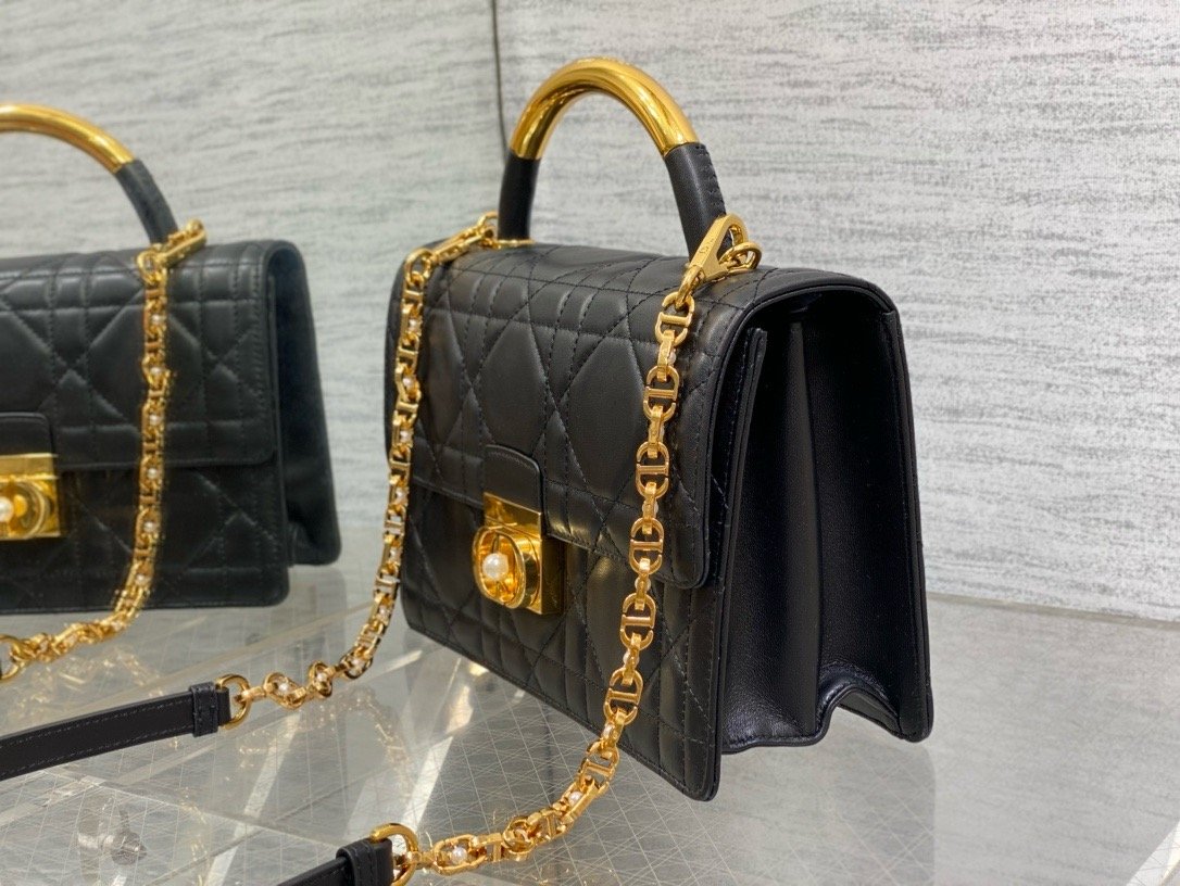 𝐃𝟏𝐎𝐑 𝐀𝐧𝐠𝐞 Metal handle Ange autumn and winter series