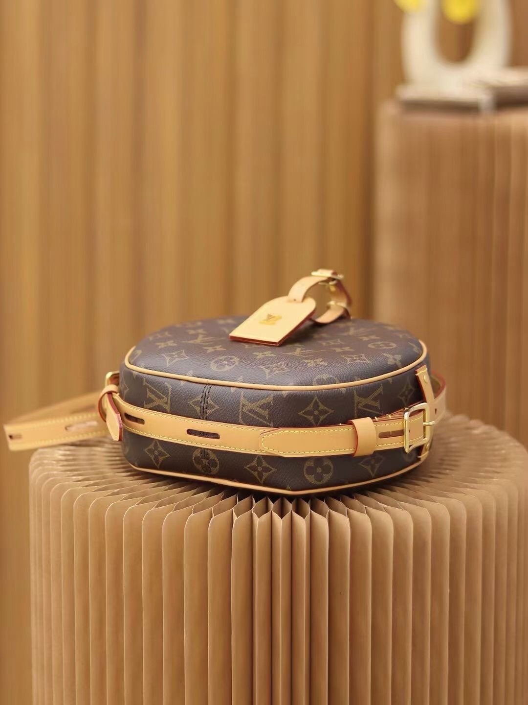 Louis Vuitton Boite chaau soue soft round cake 20x22.5x8cm