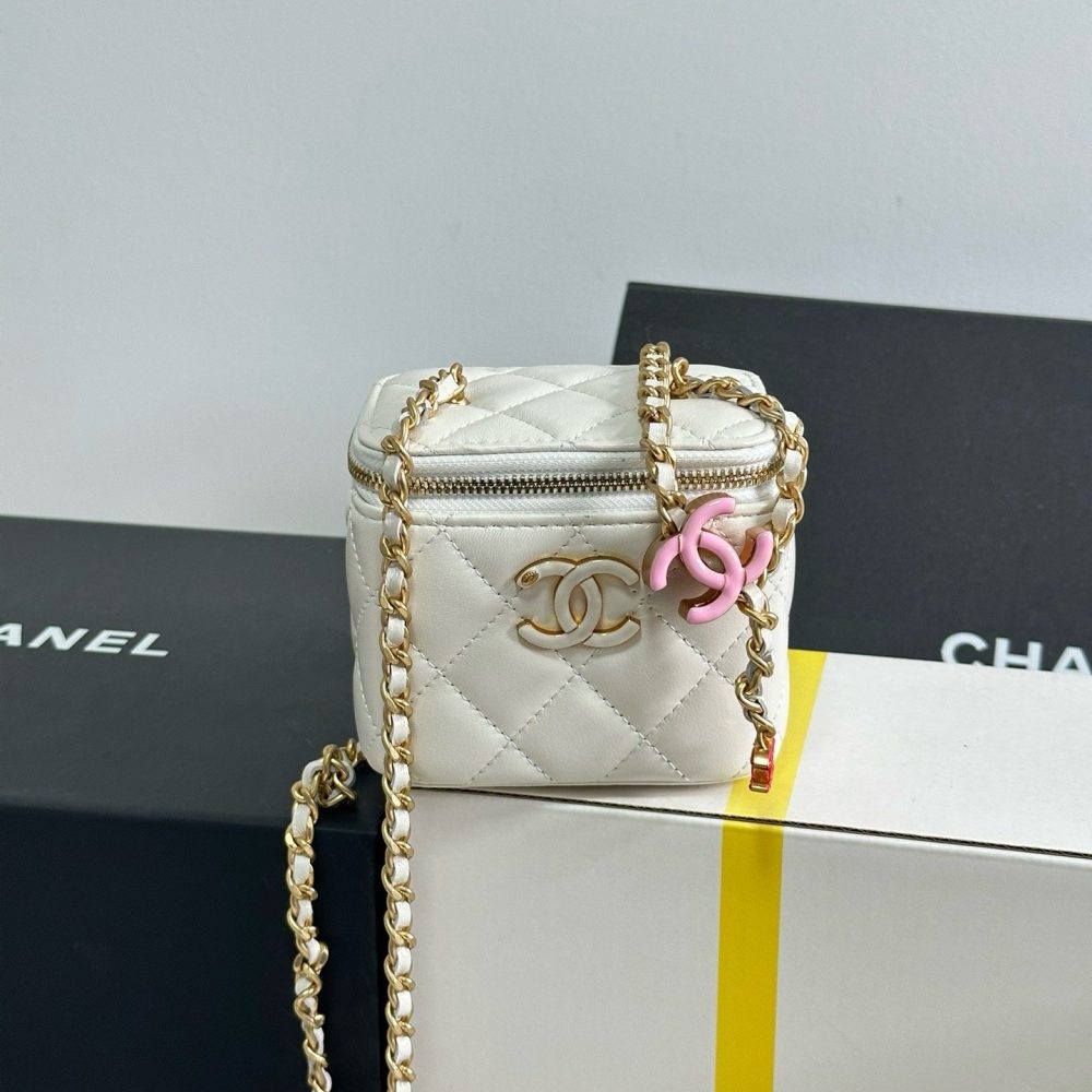 Chanel 24A Workshop enamel adjusting button makeup case 96080W650