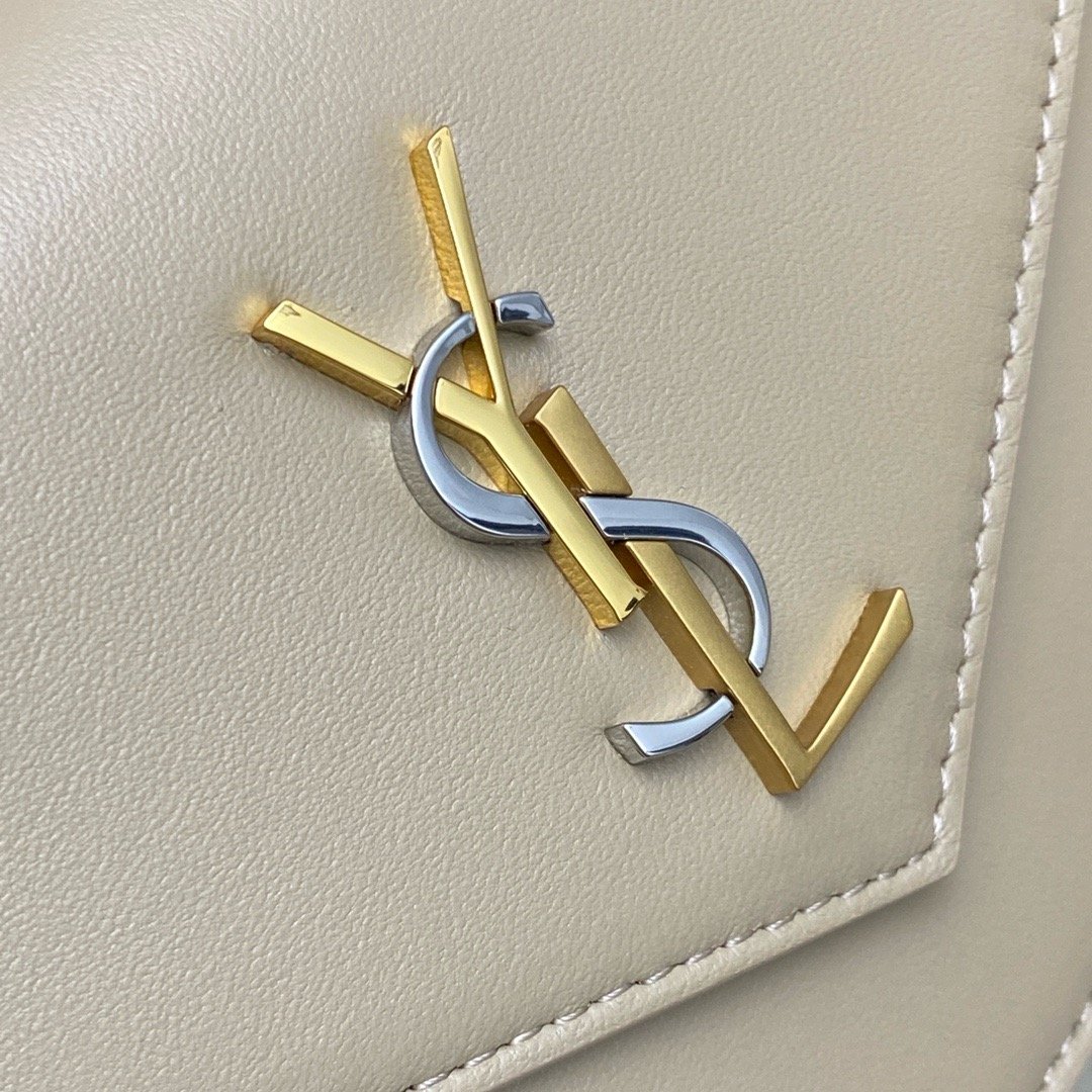 LE CASSANDRE Smooth Leather Envelope Chain Wallet Apricot Lambskin/Gold 743050-2