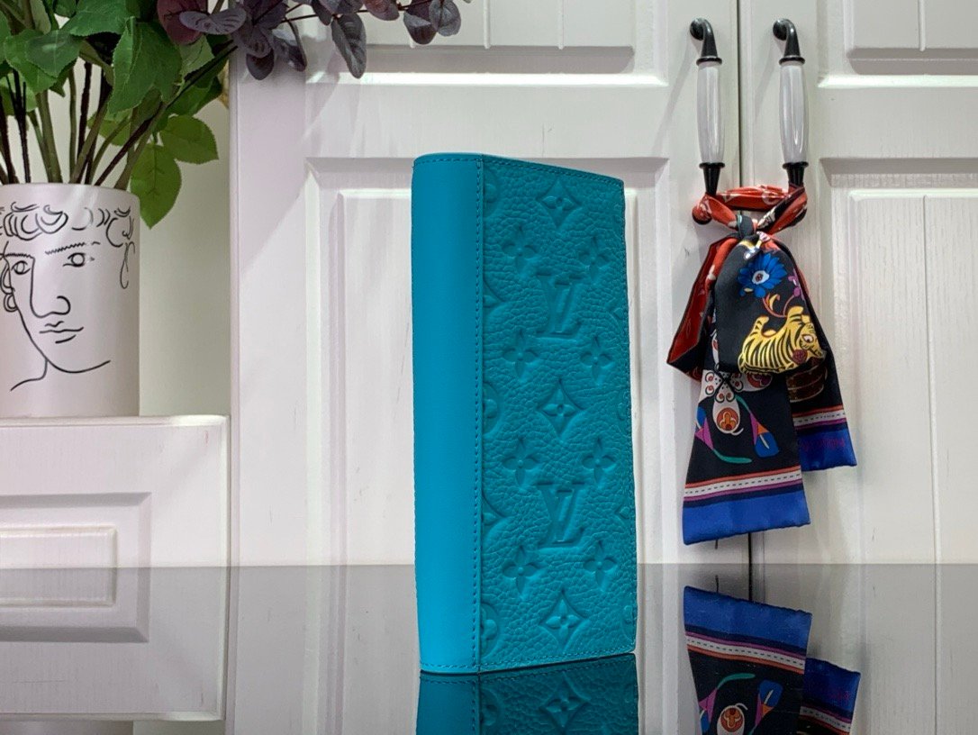 LV [brazza suit clip wallet] light blue (embossed)