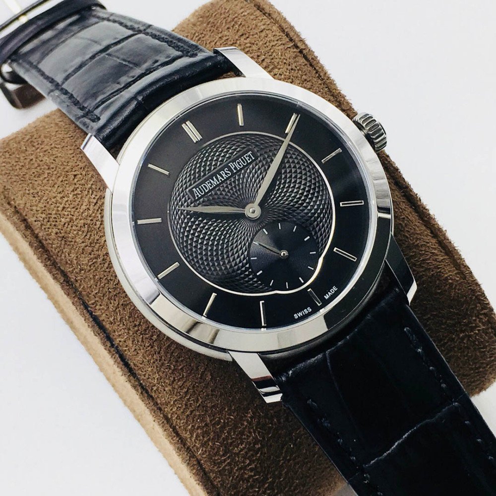 Audemars Piguet Mechanical Watch Diameter: 39 mm