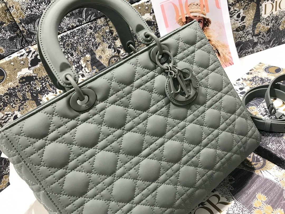 Lady Dior seven check frosted rattan beef leather clamshell handbag with shoulder strap M0566