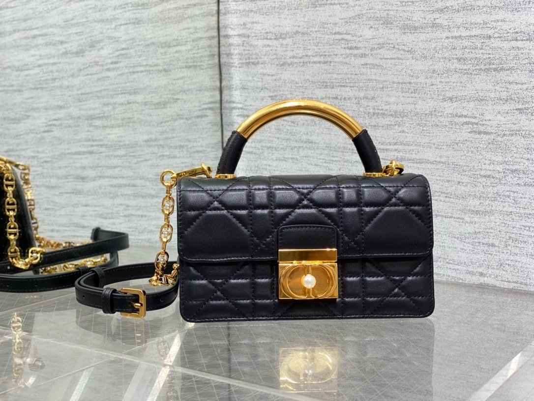 𝐃𝟏𝐎𝐑 𝐀𝐧𝐠𝐞 Metal handle Ange autumn and winter series