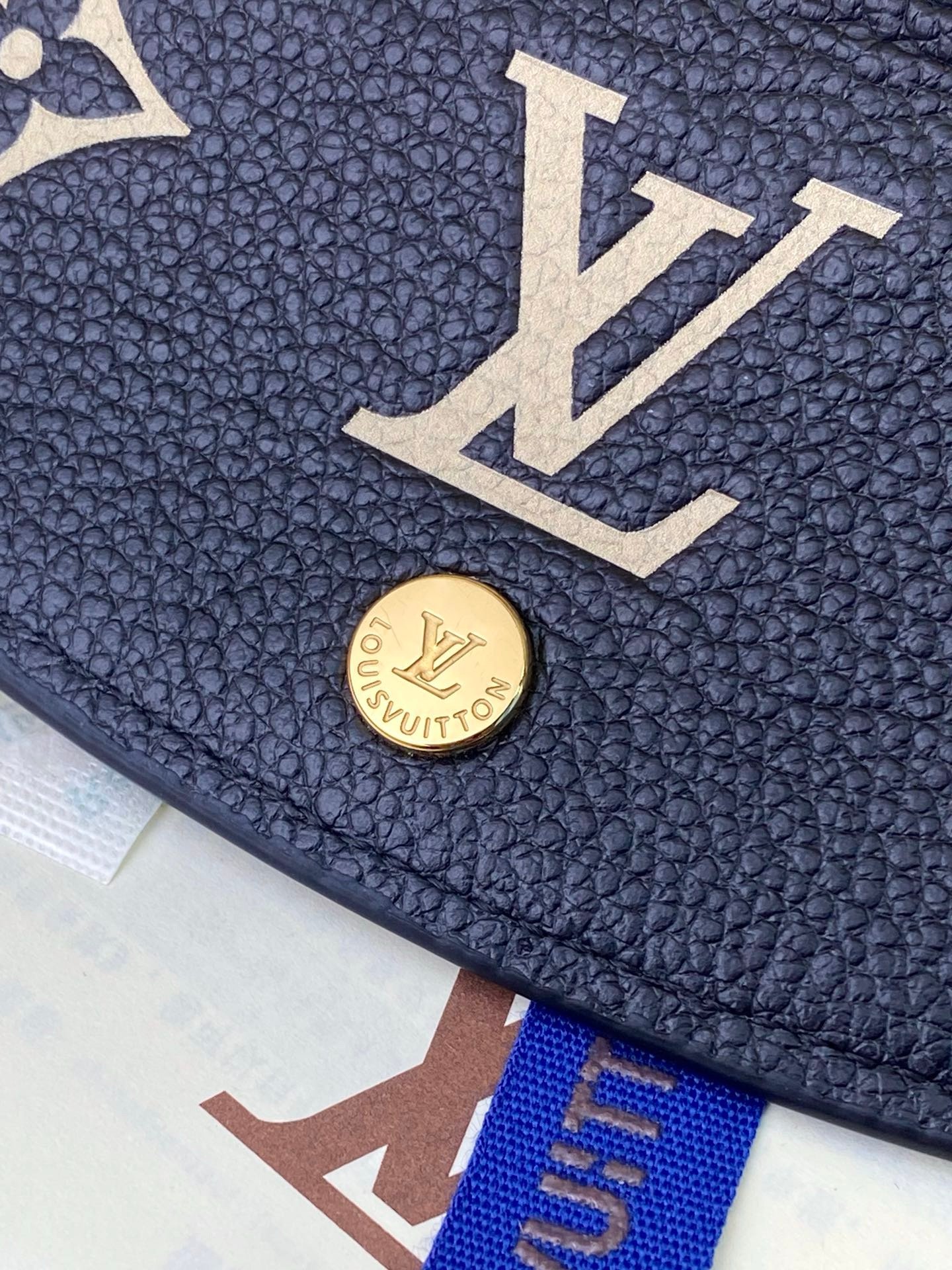 LV Black! Short! Wallet Wallet made of soft monogramempreinte leather