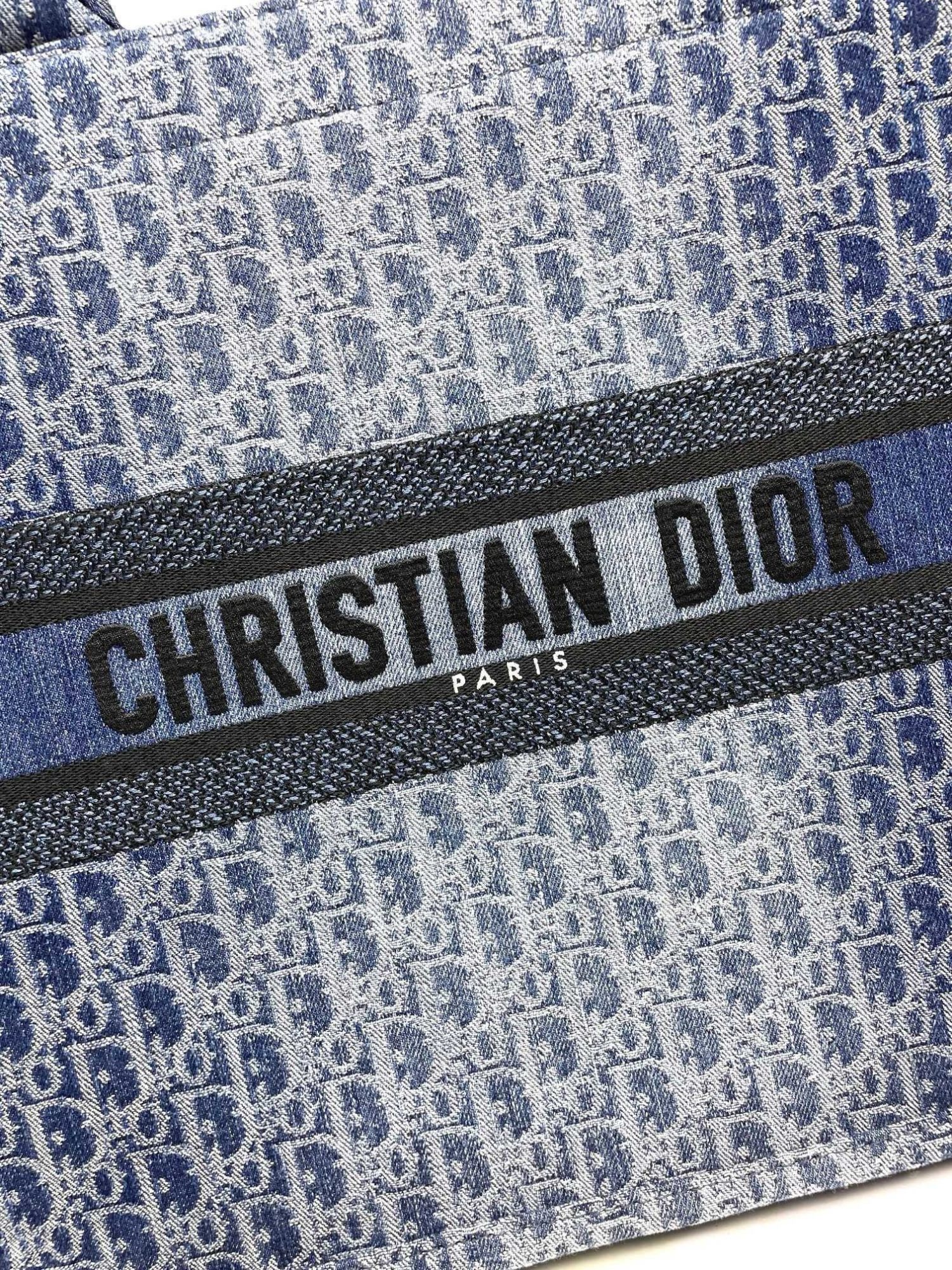 𝐃𝐢𝐨𝐫 𝐁𝐨𝐨𝐤 𝐓𝐨𝐭𝐞 Tote Jeans D D6688
