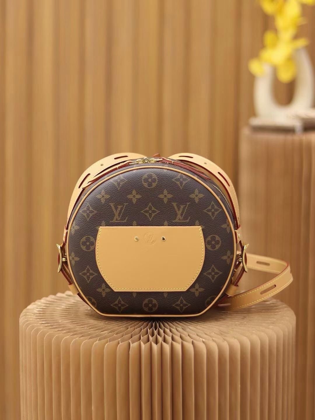 Louis Vuitton Boite chaau soue soft round cake 20x22.5x8cm