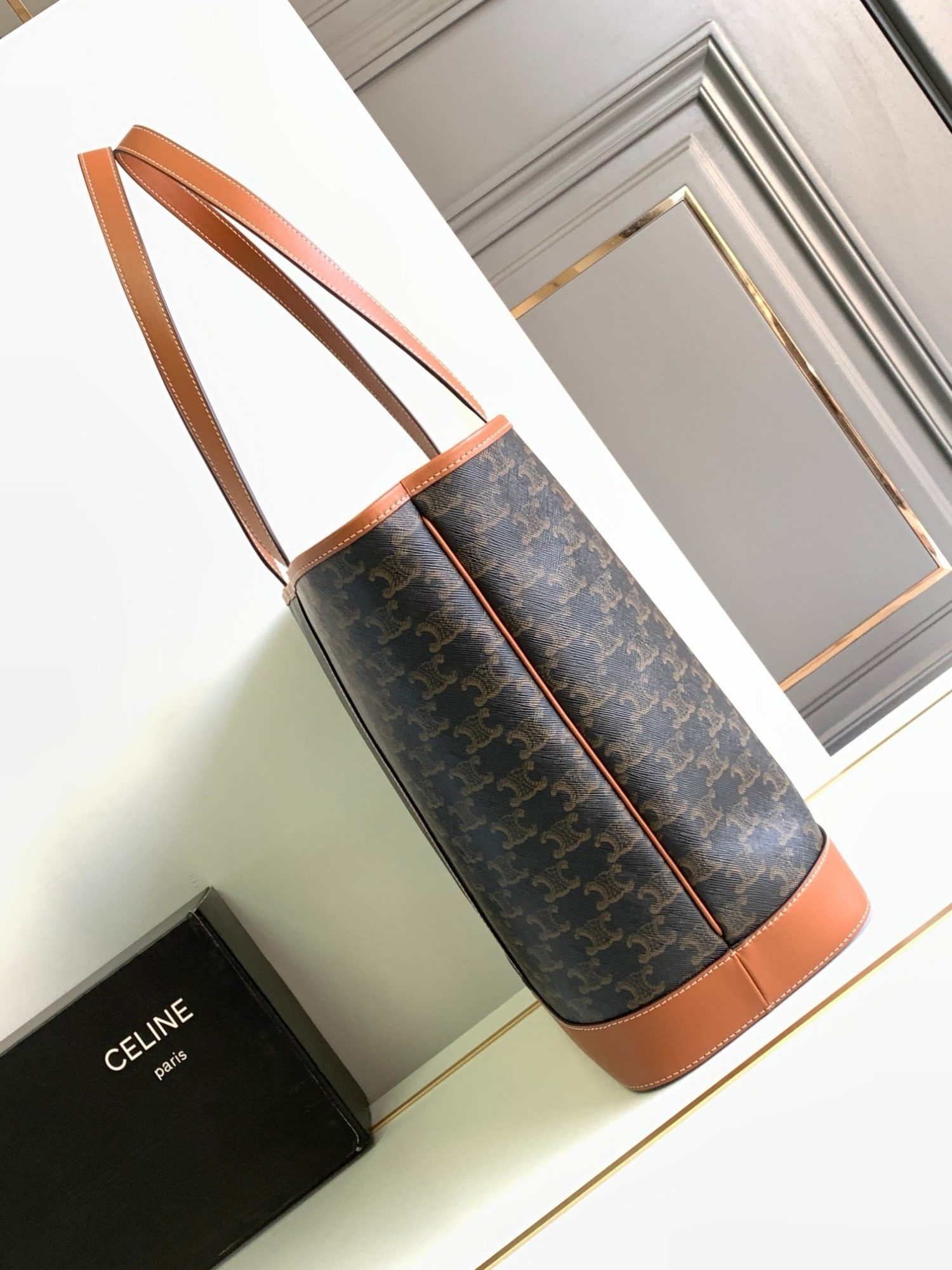 CELIN_E CABAS Medium Bag in Calfskin with Logo Print 31.5 x 31.5 x 16 cm