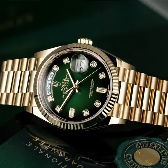 ROLEX Day-Date 40mm Green Ombre Diamond Dial Yellow Gold President Automatic Men's Watch 128238