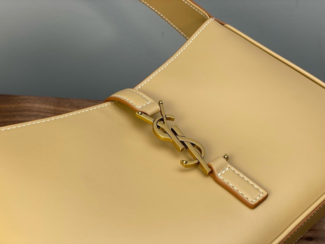 【𝑳𝑬 𝟓 𝑨 𝟕】𝙍𝙤𝙨𝙚 same style smooth plain leather 𝙃𝙊𝘽𝙊 handbag Plain leather Tabby Gold/Apricot 𝟔𝟓𝟕𝟐𝟐𝟖