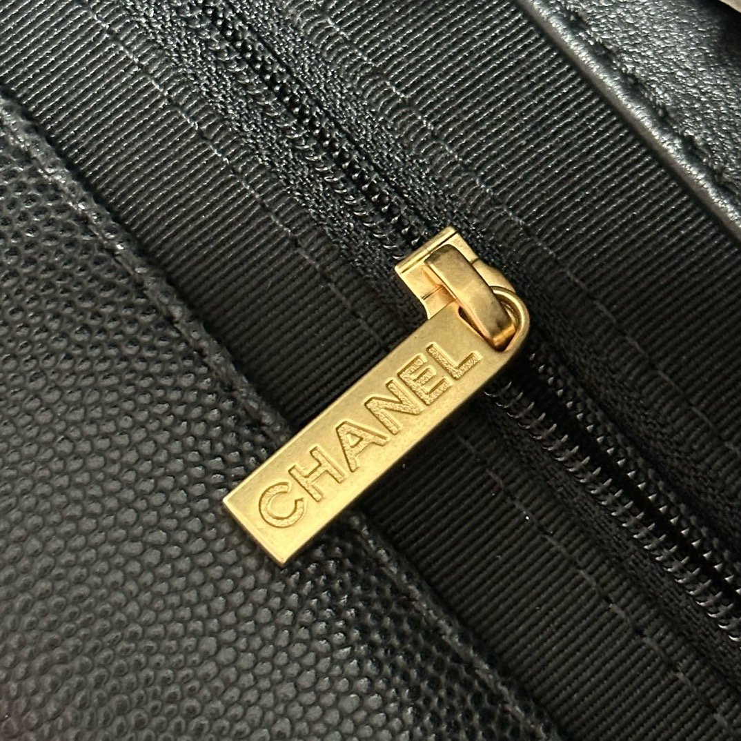 Chanel 23K litchi leather ball pattern chain backpack AS4490W1080
