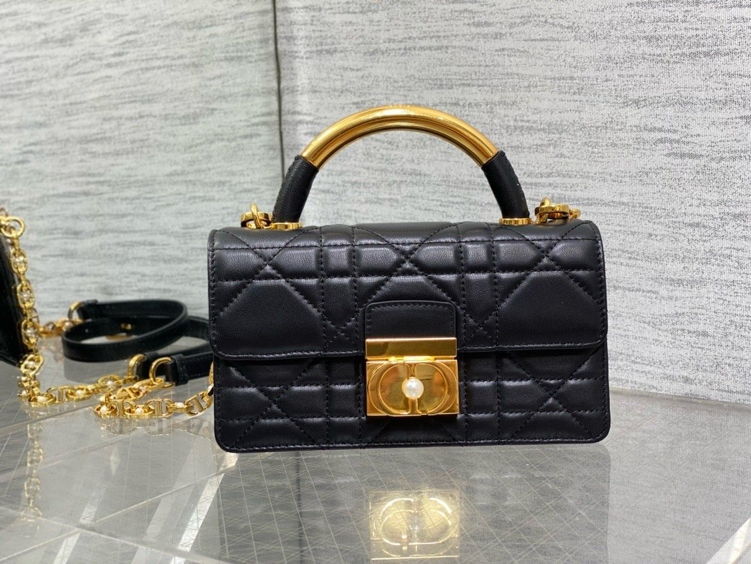 𝐃𝟏𝐎𝐑 𝐀𝐧𝐠𝐞 Metal handle Ange autumn and winter series