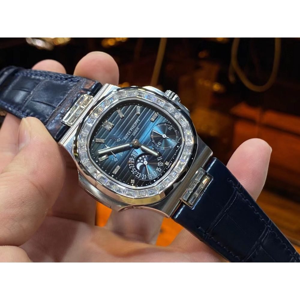 PATEK PHILIPPE Nautilus 5724G-001 SS GRF 1:1 Best Edition Blue Dial on Blue Leather Strap A240
