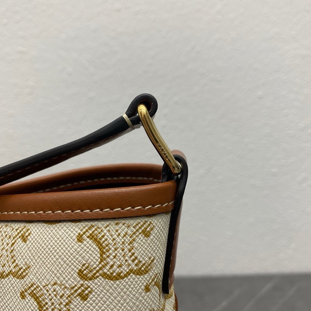 TRIOMPHE FOLCO Spring/Summer New Arrivals Off-White