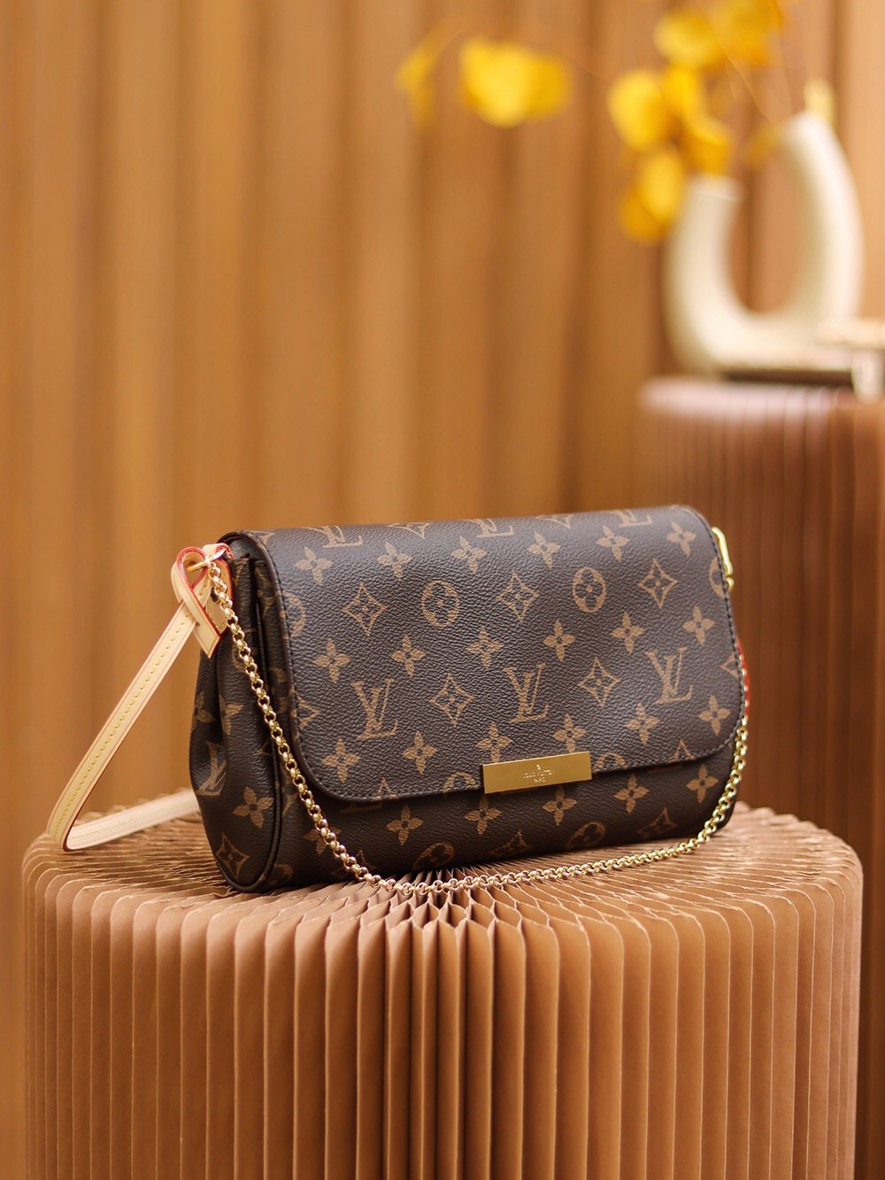 Louis Vuitton FAVORITE series m40718 26*15*4cm