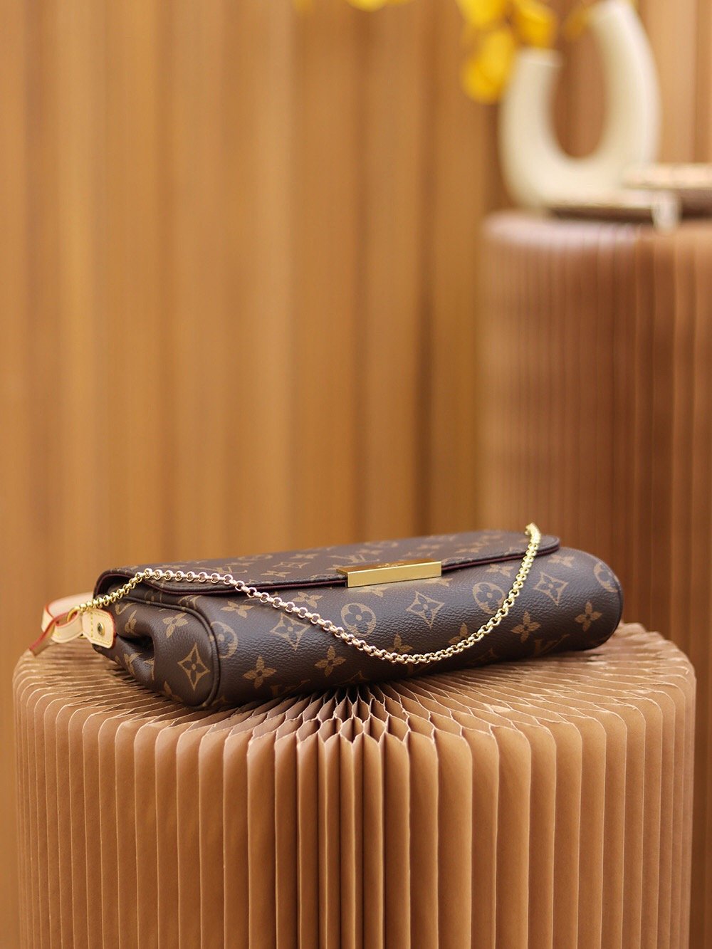 Louis Vuitton FAVORITE series m40718 26*15*4cm