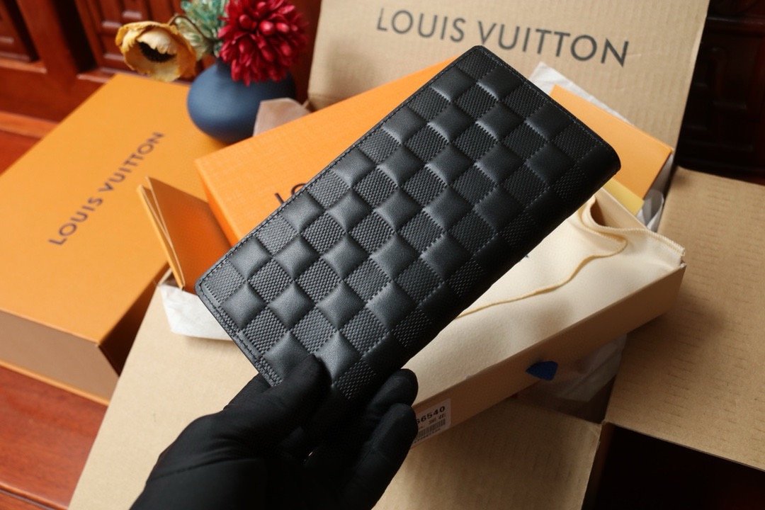 LV brazza wallet card holder embossed style