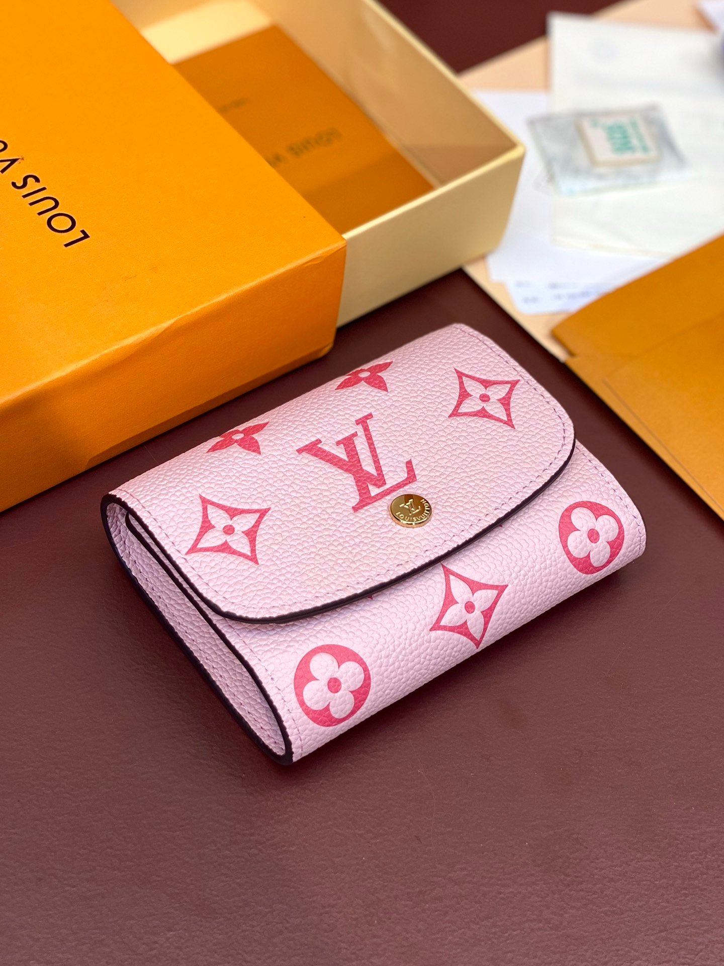LV Pink! Short! Wallet Wallet made of soft monogramempreinte leather