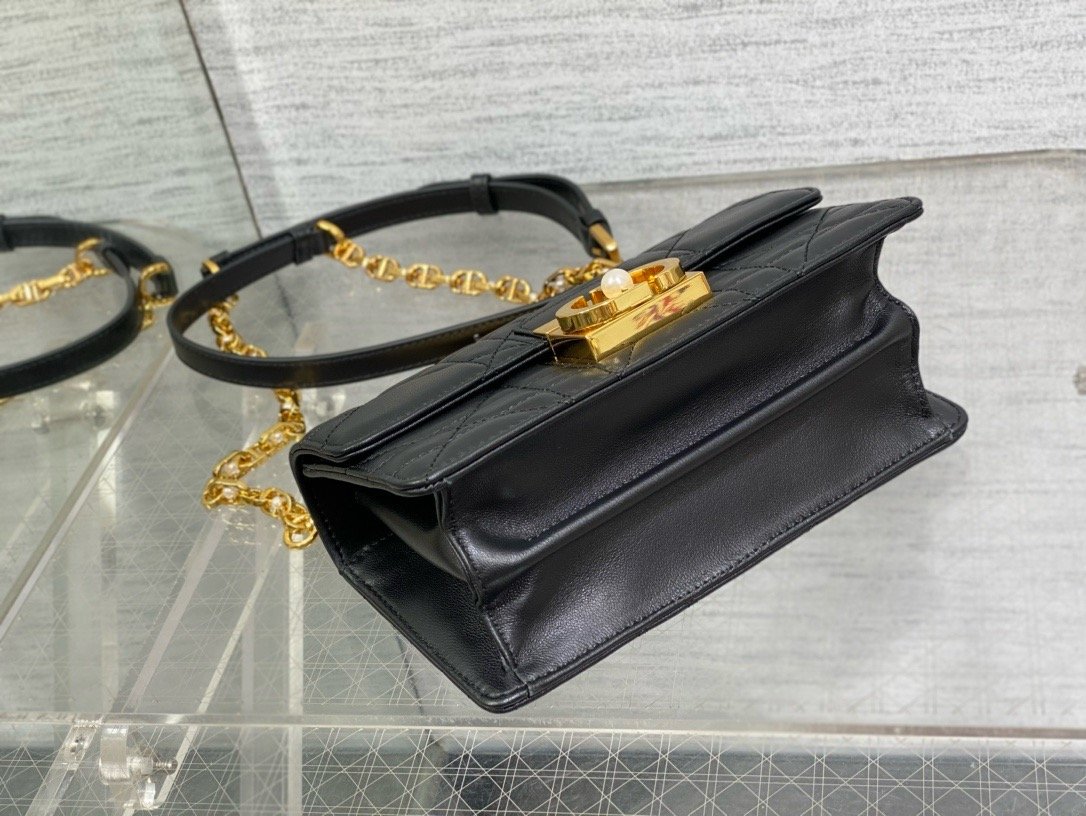 𝐃𝟏𝐎𝐑 𝐀𝐧𝐠𝐞 Metal handle Ange autumn and winter series