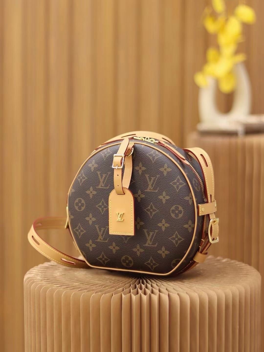 Louis Vuitton Boite chaau soue soft round cake 20x22.5x8cm