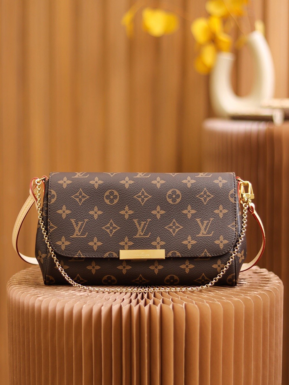 Louis Vuitton FAVORITE series m40718 26*15*4cm