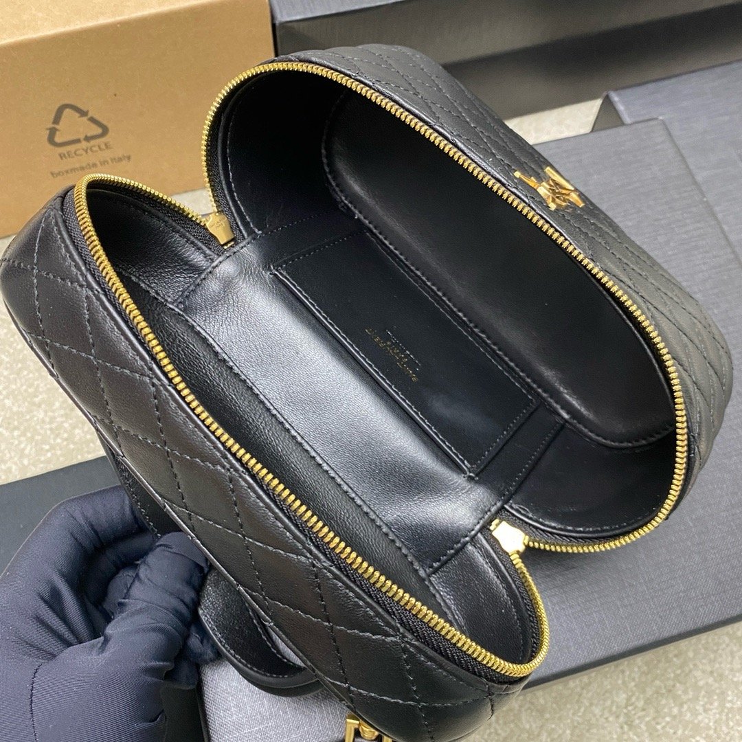 Hot sale 𝙈𝙞𝙣𝙞 sheepskin shoulder strap clutch cosmetic bag 766731