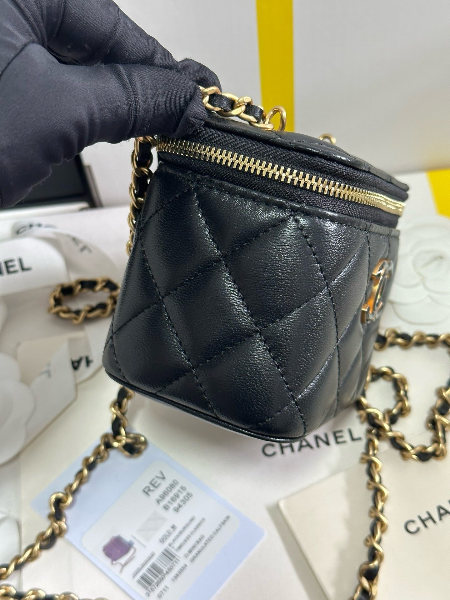 Chanel 24A Workshop enamel adjusting button makeup case 96080W650