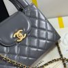 𝗖𝗵𝗮𝗻𝗲𝟭 𝟮𝟯𝗞 series 🖤 𝗞𝗲𝗹𝗹𝘆 portable chain bag large AS4416W880