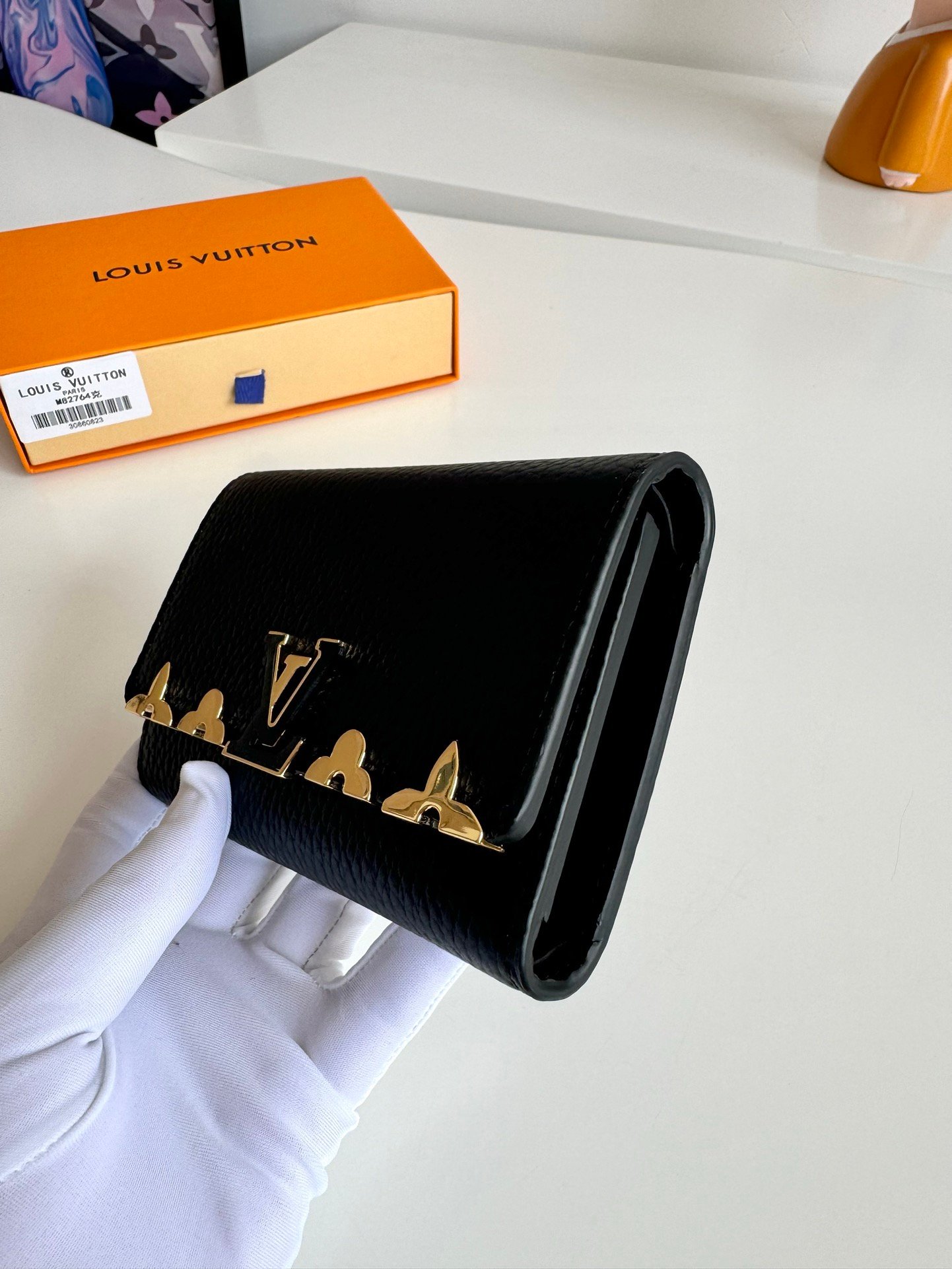 LV portefeuille capsine compact black wallet wallet card holder