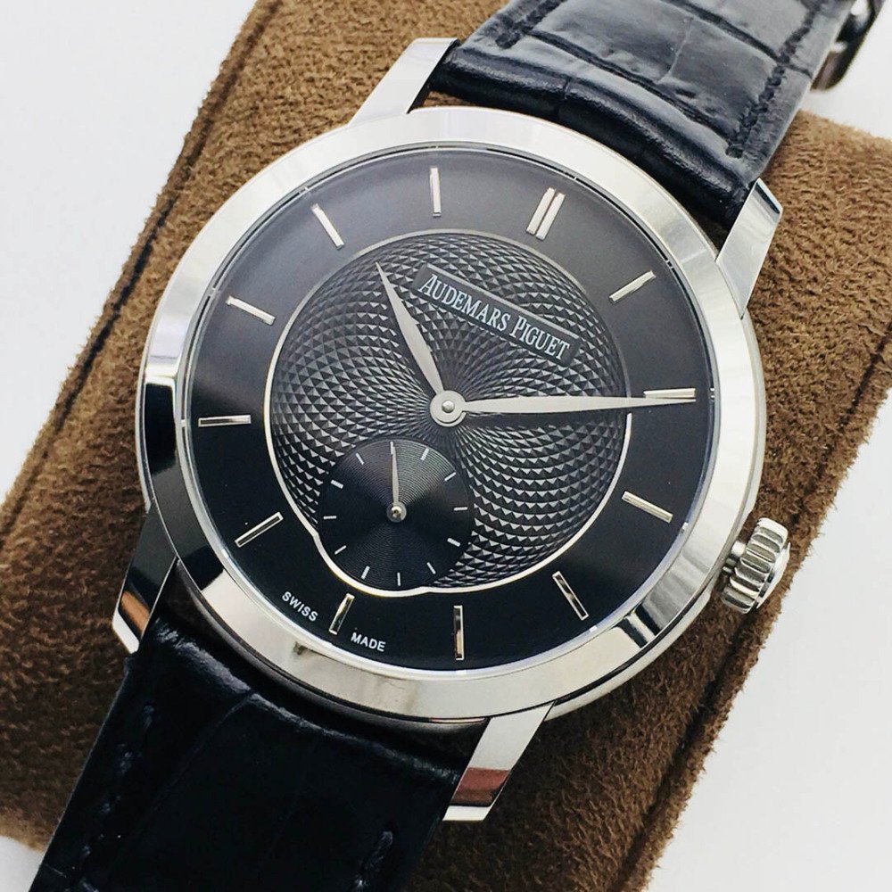 Audemars Piguet Mechanical Watch Diameter: 39 mm