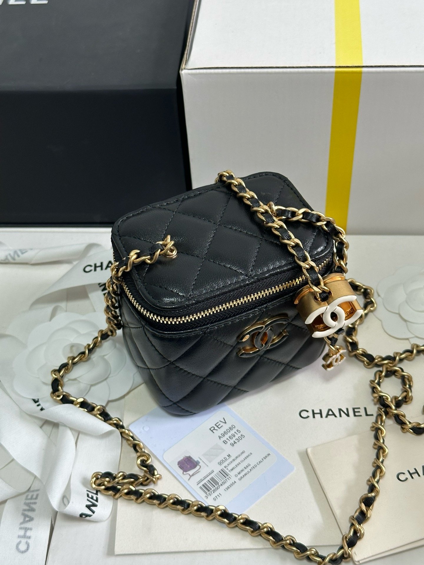 Chanel 24A Workshop enamel adjusting button makeup case 96080W650