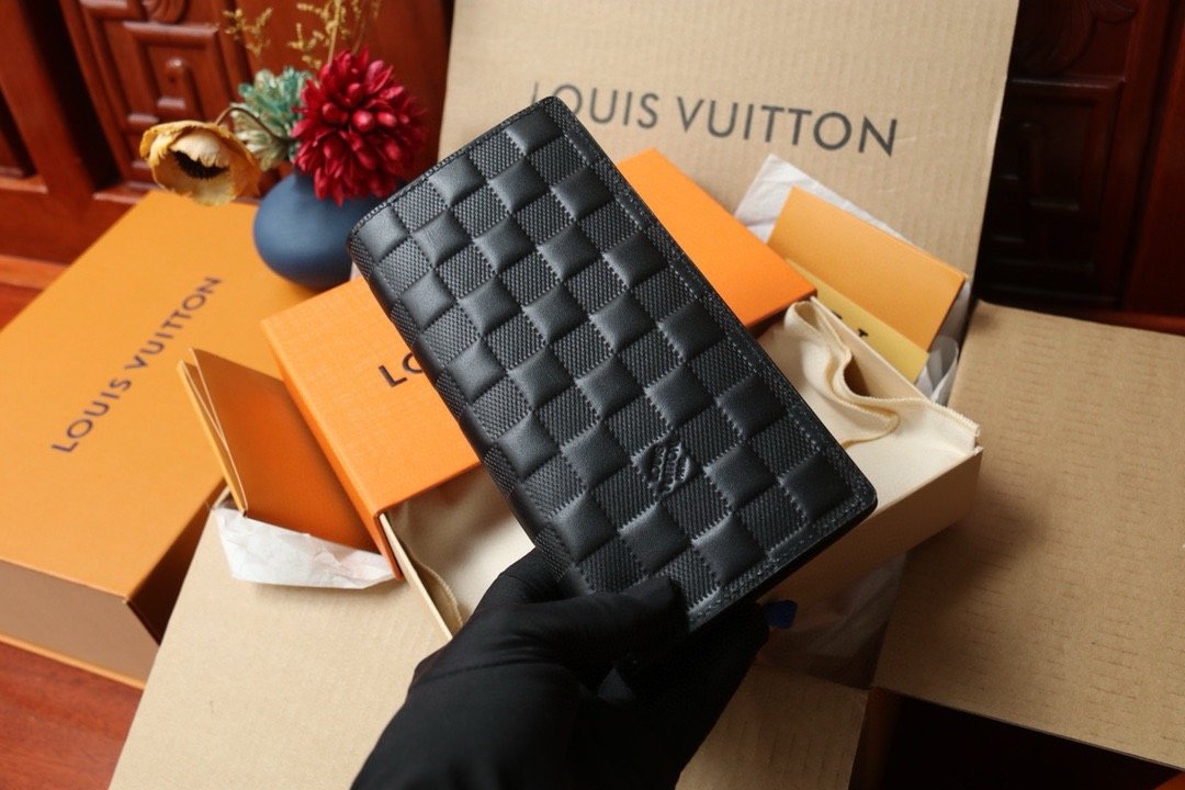 LV brazza wallet card holder embossed style